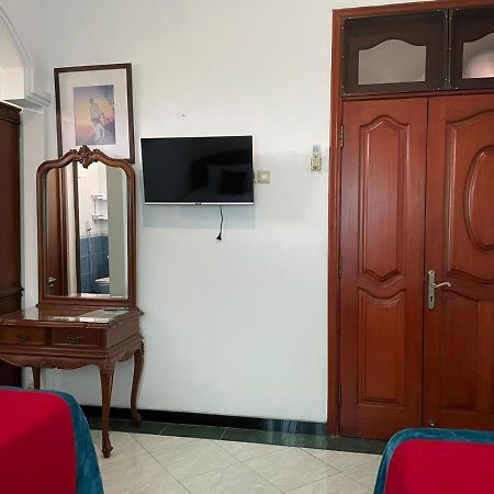 Reddoorz Syariah @ Karang Pilang Hotell Karangpilang Eksteriør bilde