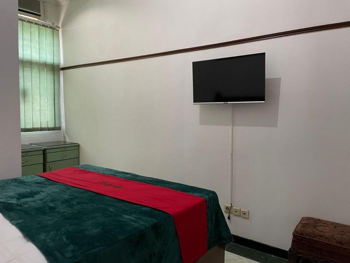 Reddoorz Syariah @ Karang Pilang Hotell Karangpilang Eksteriør bilde